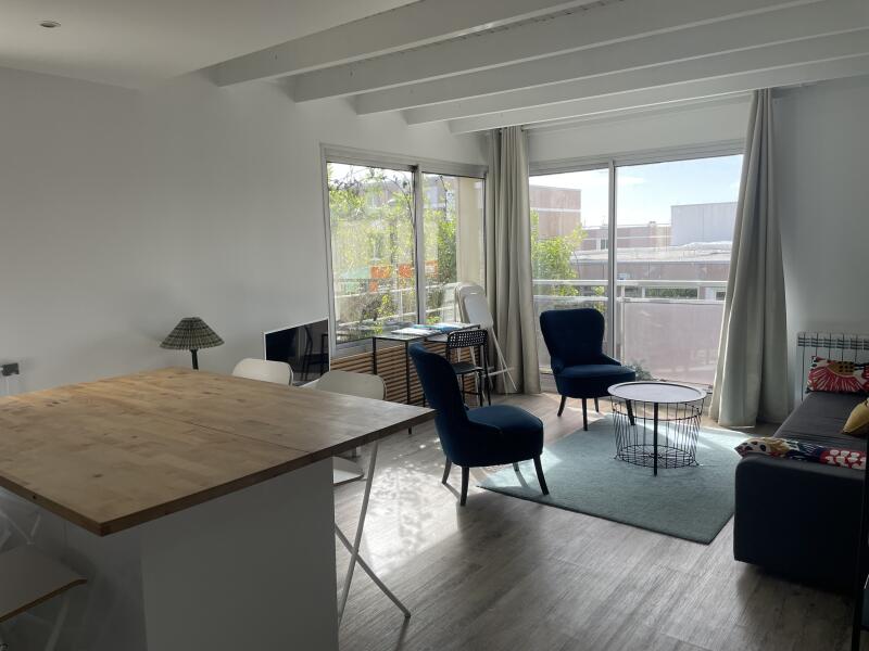 Appartement rénové et spacieux en centre villle